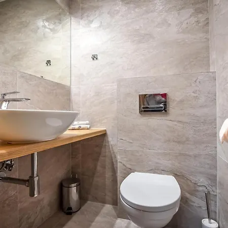 Gorski Zakatek Z Jacuzzi Chalet