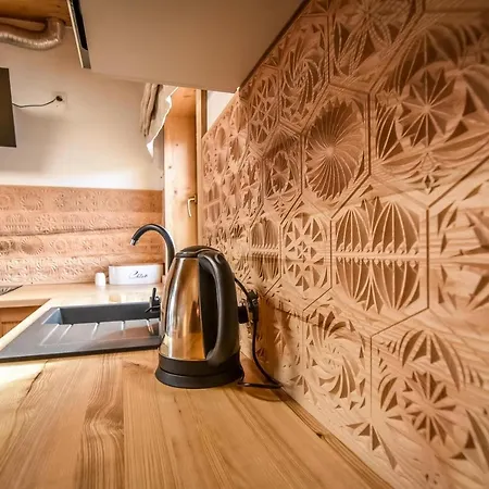 Gorski Zakatek Z Jacuzzi Chalet